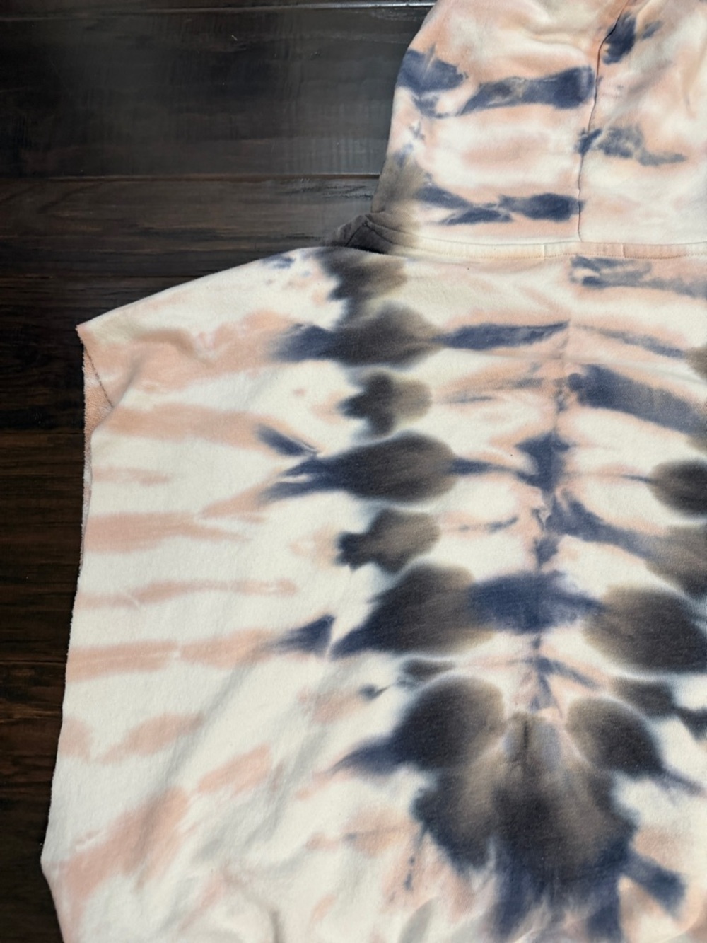 Hoodie Top Young Fabulous & Broke Peach and Navy Tie-Dye - Picture 13 of 15